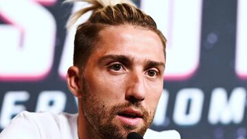 Kampl hablando con los medios en Lisboa