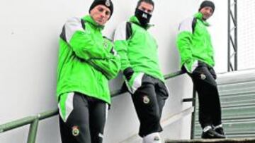 <b>OBJETIVO: NO ENCAJAR. </b>El Racing dejó en Barcelona por primera vez su portería a cero, por lo que repetirá defensa. Morris será lateral y dejará a Henrique y Torrejón en el centro de la defensa.