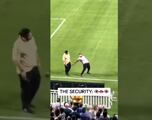 Vídeo: Aficionado se mete al campo, lo capturan y sale haciendo el “Siiuu” de Cristiano Ronaldo