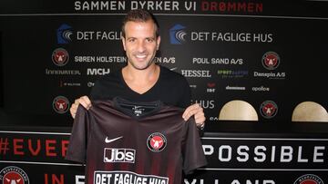 Van der Vaart quits Midtjylland