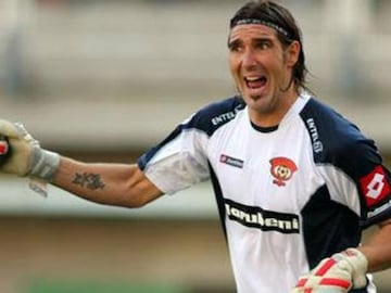 El arquero español jugó por Cobreloa en 2009 y luego regresó para jugar por Deportes La Serena en 2013.