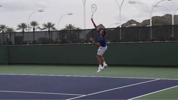 ¿Qué ventajas nos aporta en tenis saltar en la ejecución del saque?