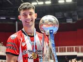 “Mi sueño es clasificar a un Mundial con la Roja... Todavía soy joven y me queda mucha carrera”