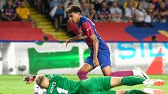 Lamine Yamal se convierte en el debutante m¨¢s joven del Bar?a en la Liga de Campeones