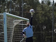 Marc Vidal durante un entrenamiento con el Celta en la Ciudad Deportiva Afouteza.
