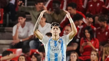 Antoñito Cordero, celebrando su gol esta temporada al Granada en Los Cármenes.
