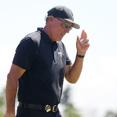 Lanny Wadkins calls Phil Mickelson ‘most disappointing figure’ in the game of golf
