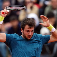 Pedro Martínez sucumbe en el ‘circo’ de Bublik