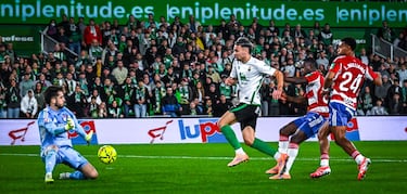 Aprobados y suspensos del Racing contra el Granada: no comparecieron tras el descanso