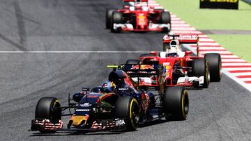 Sainz, con Vettel detrás en la carrera de Montmeló.