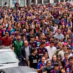 Marea azulgrana en el Tartiere