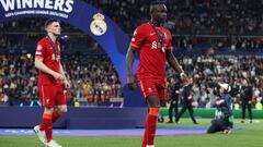 PARIS, FRANCE - MAY 28: Sadio Mane of Liverpool looks dejected following their sides defeat in the UEFA Champions League final match between Liverpool FC and Real Madrid at Stade de France on May 28, 2022 in Paris, France. (Photo by Julian Finney/Getty Images)