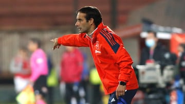 Futbol, Universidad de Chile vs Huachipato.
Fecha 14, campeonato Nacional 2022.
El entrenador de Universidad de Chile Sebastian Miranda, izquierda derecha centro, es fotografiado contra Huachipato durante el partido por la primera division disputado en el estadio Santa Laura.
Santiago, Chile.
21/05/2022
Jonnathan Oyarzun/Photosport
Football, Universidad de Chile vs Huachipato.
14th date, 2022 National Championship.
Universidad de Chile’s head coach Sebastian Miranda, left right center, is pictured against Huachipato during the first division match held at Santa Laura stadium.
Santiago, Chile.
21/05/2022
Jonnathan Oyarzun/Photosport