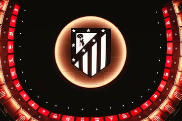 El ‘escudo de todos’ ya aparece dentro del vestuario del Atlético. Un cambio con mucha simbología y que adelanta lo que pasará en algo menos de un mes. 