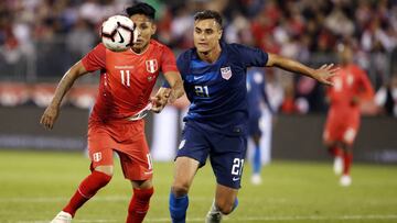 El extremo aprovechó su titularidad con una asistencia y un fantástico disparo al larguero y el mediocentro cuando entró al campo hizo mejorar a la Bicolor.