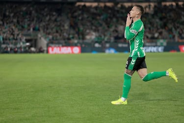 El jugador del Betis, Antony, celebra el 1-0 al FC Barcelona. 