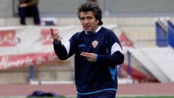 <b>MEJORÍA. </b>Lillo ha hecho ascender al Almería en la clasificación.