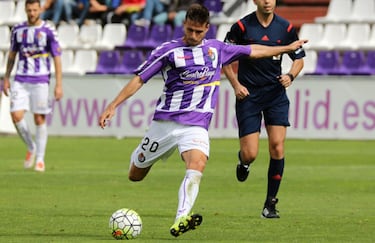 La temporada 2015-16 fichó por el Valladolid.