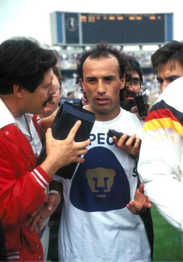 La revancha llegó por fin para los auriazules, gracias al tan conocido gol bautizado como ‘El Tucazo’. La ida fue para América por 3-2 en el Azteca, pero Ricardo ‘Tuca’ Ferretti se encargó de igualar el global en casa. El final fue de 3-3, resultado que le entregó la tercera estrella para Club Universidad por goles de visitante.
