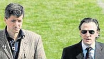 <b>APOYO. </b>Gil Marín y García Pitarch dieron ánimos al equipo.