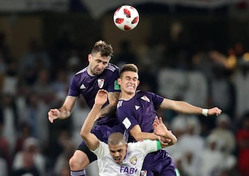 Rafael Santos Borré fue titular con River Plate frente al Al Ain, mientras que Juan Fernando Quintero ingresó al minuto 10 del segundo tiempo.