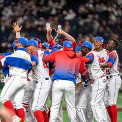 Cubanos festejan pase a semifinales del Clásico Mundial de Béisbol