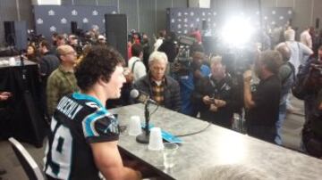 Kuechly, linebacker de los Panthers