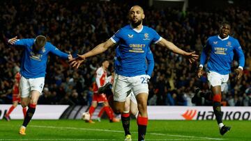 Soccer Football - Europa League - Quarter Final - Second Leg - Rangers v Sporting Braga - Ibrox, Glasgow, Scotland, Britain - April 14, 2022 Rangers' Kemar Roofe celebrates scoring their third goal with teammates Action Images via Reuters/Jason Cairn