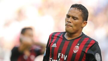 Carlos Bacca, delantero colombiano del Mil&aacute;n.