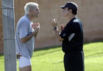En septiembre del 2003 Benítez y Cañízares, entrenador y portero del Valencia, protagonizaron una discusión acalorada, al parecer por discrepancias técnicas.