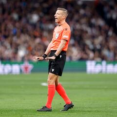 Massa pitará al Atlético contra el Leverkusen y Makkelie, al Barcelona ante el Benfica