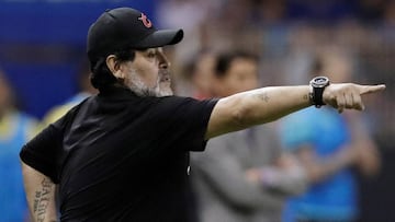 Maradona, durante un partido con los Dorados.
