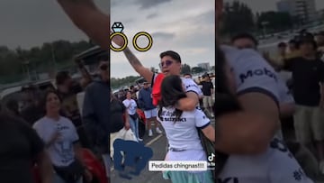 Fan de Pumas le pide matrimonio a su pareja en el estacionamiento del Estadio Azteca