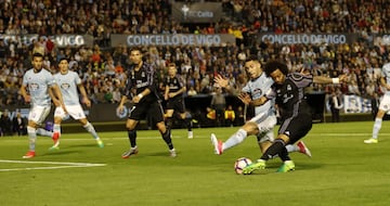 1-3. Marcelo dio el pase para que Benzema anotara el tercer tanto.