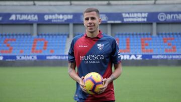 Christian Rivera durante su presentaci&oacute;n con la SD Huesca.