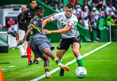 Efe Aghama ya es nuevo jugador del Cádiz