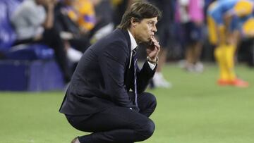 El estratega argentino recordó el descenso de River Plate y aseguró que entre sus planes no está volver al cuadro millonario, pues quiere dirigir alguna selección.