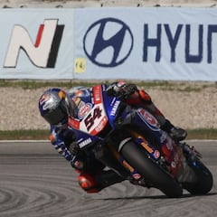 Rea y Razgatlioglu siguen jugando