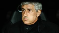 Setién: "The players think about getting the ball to Messi too much"