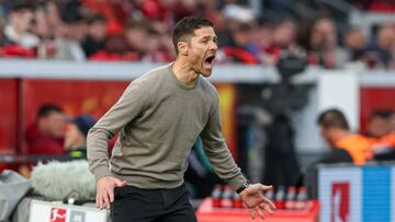 LEVERKUSEN, GERMANY - OCTOBER 22: head coach Xabier Alonso of Bayer 04 Leverkusen gestures during the Bundesliga match between Bayer 04 Leverkusen and VfL Wolfsburg at BayArena on October 22, 2022 in Leverkusen, Germany. (Photo by Stefan Brauer/DeFodi Images via Getty Images)