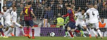 2-2. Messi marca el gol del empate.