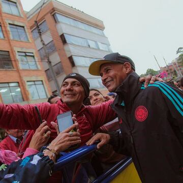 Las dirigidas por Carlos Paniagua llegaron a Colombia para recibir distintos homenajes.