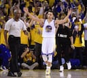 Un espléndido Stephen Curry da la victoria a los Warriors