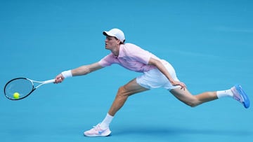 MIAMI GARDENS, FLORIDA - MARCH 26: Jannik Sinner of Italy returns a shot against Frances Tiafoe of the United States during their quarter final match on day 10 of the Miami Open at Hard Rock Stadium on March 26, 2026 in Miami Gardens, Florida. Rich Storry/Getty Images/AFP (Photo by Rich Storry / GETTY IMAGES NORTH AMERICA / Getty Images via AFP)