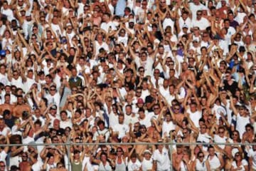 La afición del equipo blanco animó sin descanso.