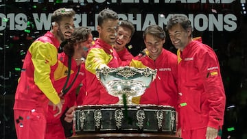 Nadal, y el equipo campeón de la Davis 2019.
