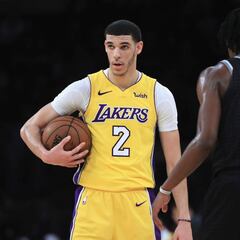 El 2/10 en tiros no impide que Lonzo Ball brille: 5+11+11+5