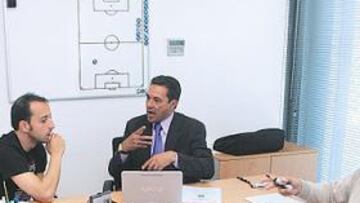 <b>AS TUVO ACCESO A LA 'FÁBRICA'. </b>Luxemburgo y Teixeira abrieron a AS las puertas de su centro de operaciones, donde preparan cada encuentro.