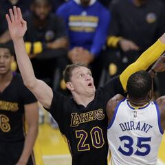 Los Warriors de Curry vuelven a ser los mejores de la NBA tras otra paliza a los Lakers