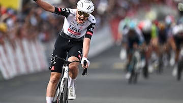 Jay Vine celebra su victoria en Cossonay.